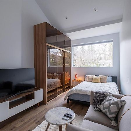 Queen Loft In Nature Торонто Экстерьер фото